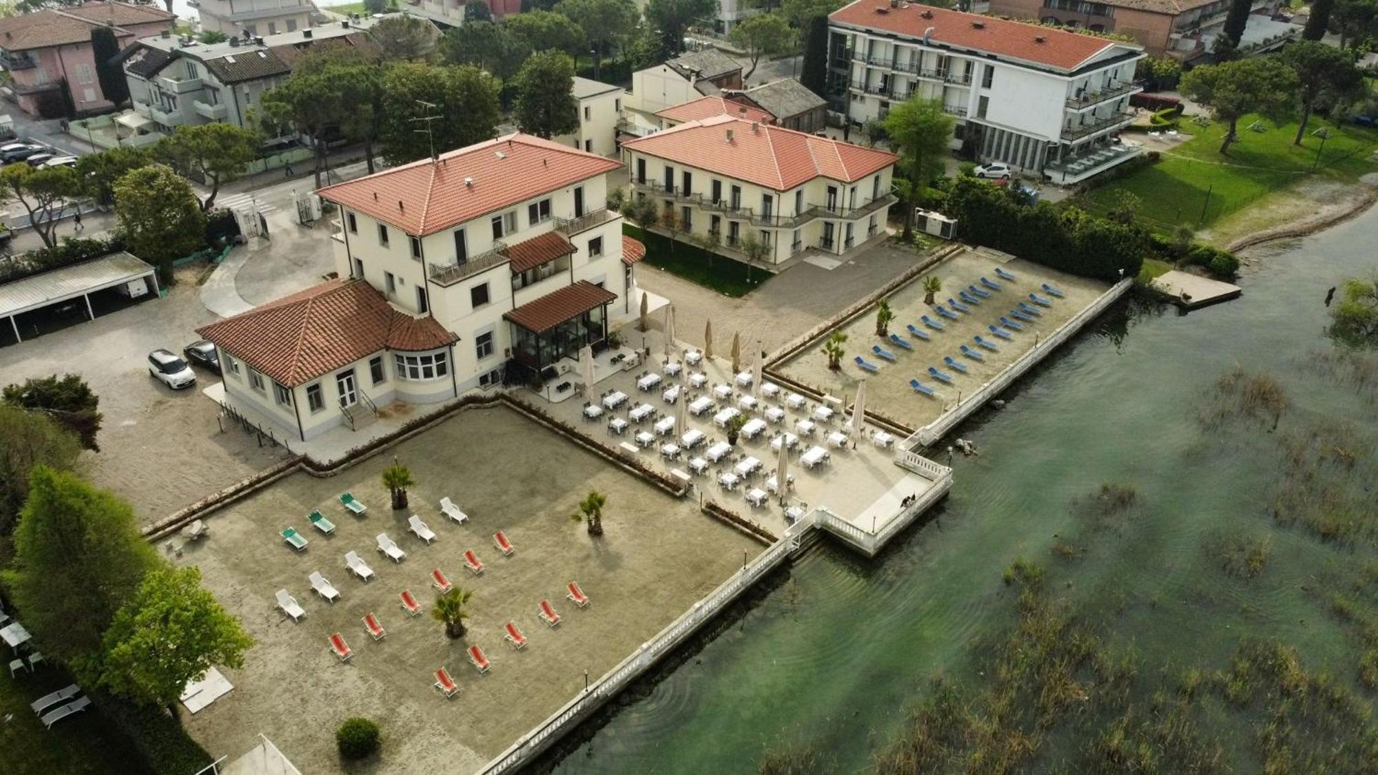 Hotel Villa Trieste 시르미오네 외부 사진
