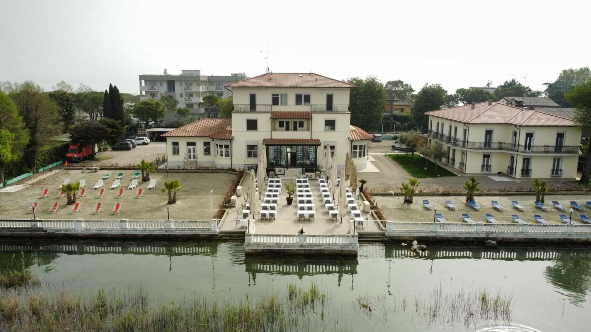 Hotel Villa Trieste 시르미오네 외부 사진