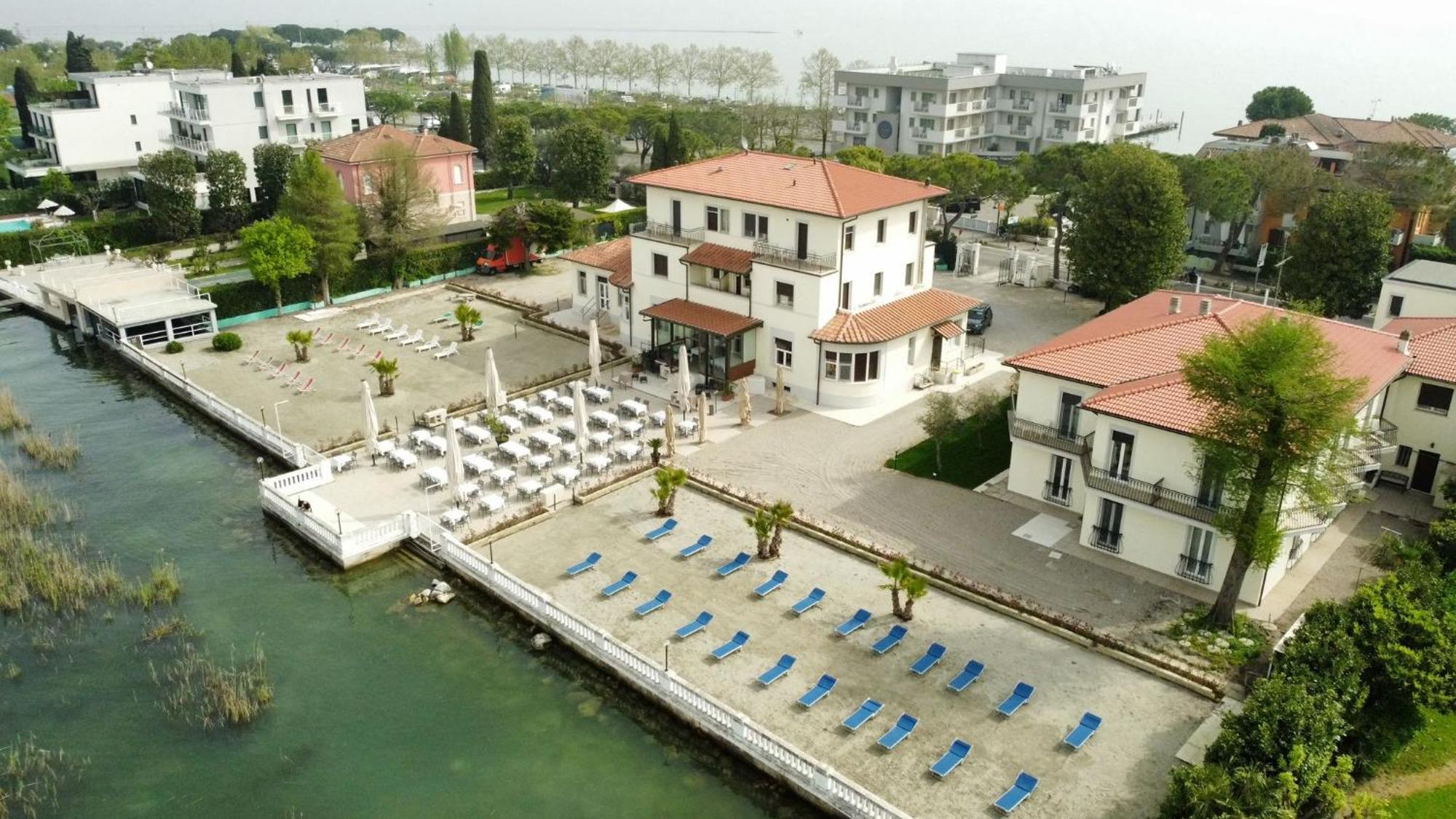 Hotel Villa Trieste 시르미오네 외부 사진
