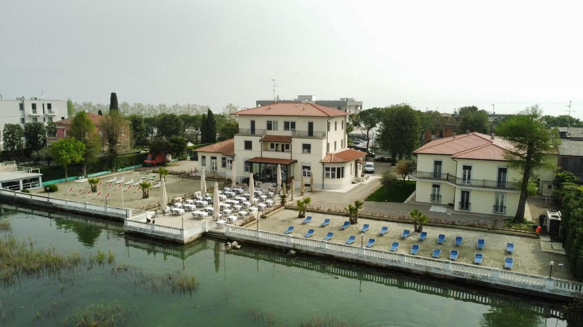 Hotel Villa Trieste 시르미오네 객실 사진