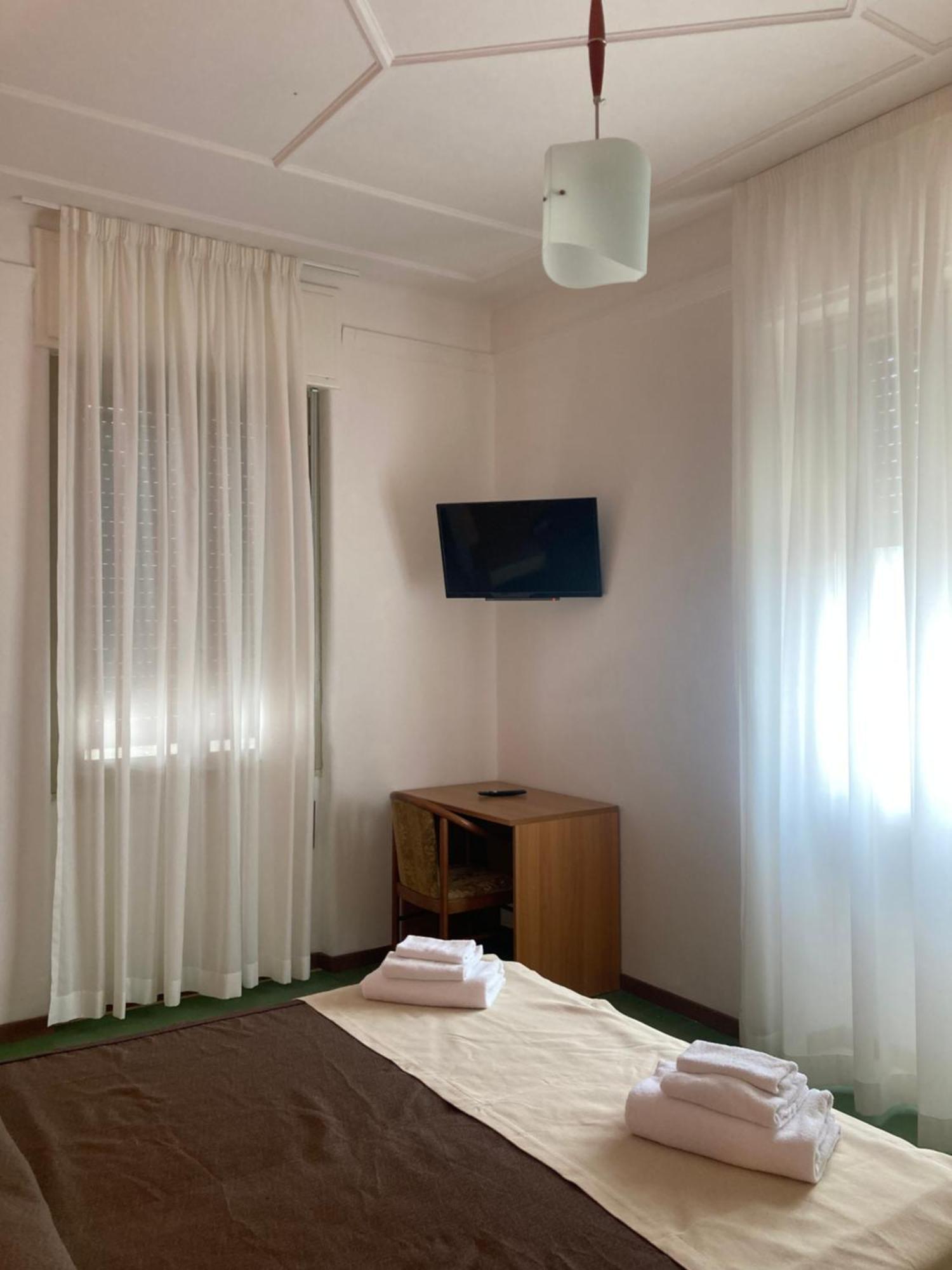 Hotel Villa Trieste 시르미오네 객실 사진