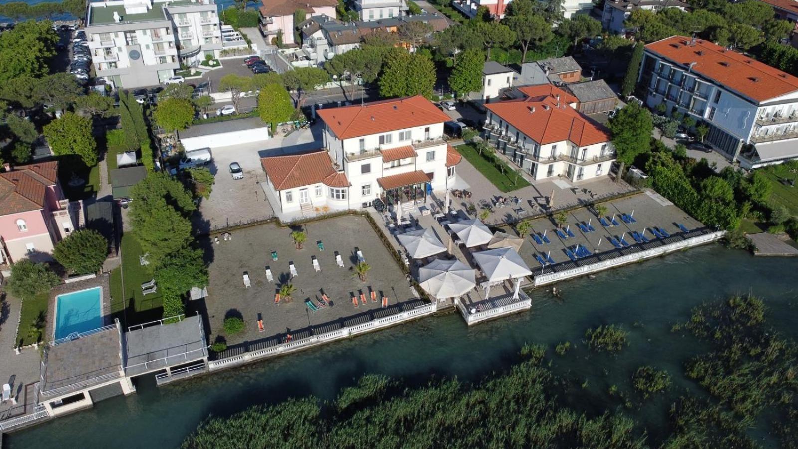 Hotel Villa Trieste 시르미오네 외부 사진