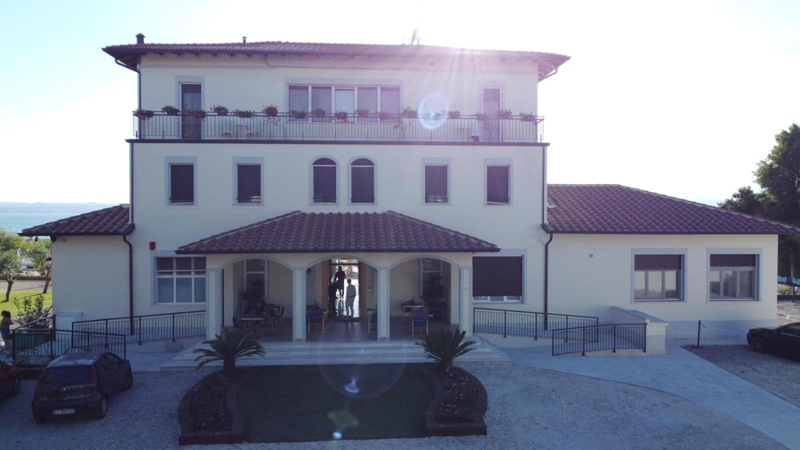 Hotel Villa Trieste 시르미오네 외부 사진